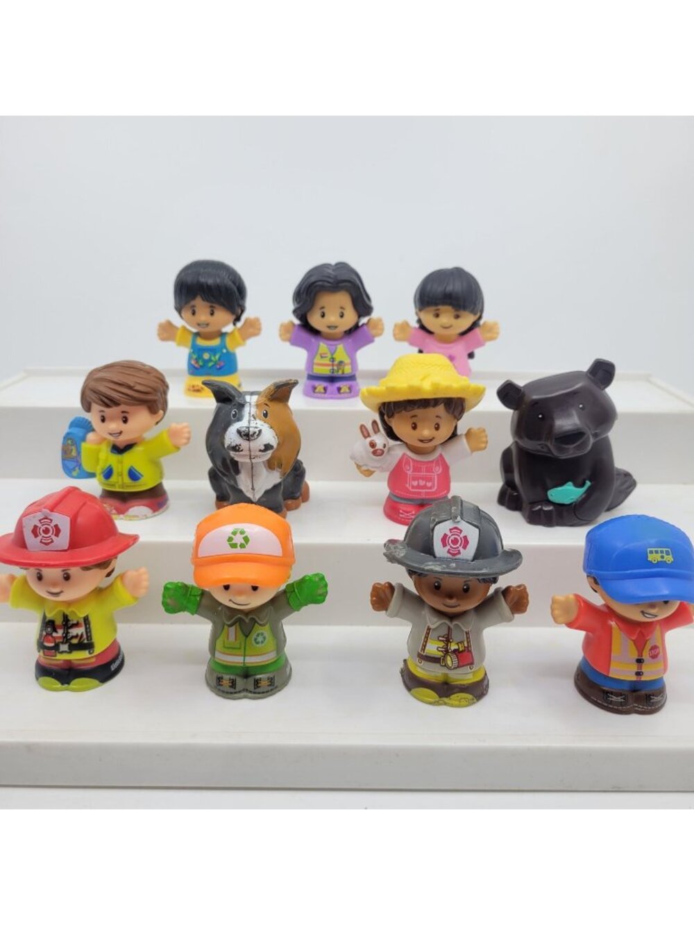 Fisher Price Little People & Animals Lot of 11 Figures Girls & Boys, Dog, Bear